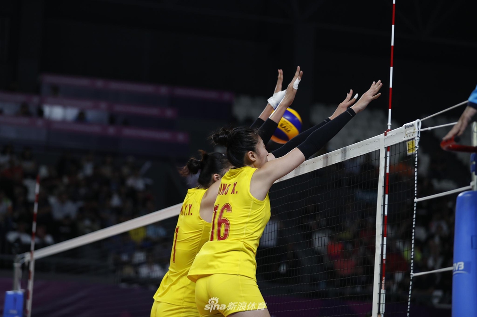 新浪直击亚运女排半决赛中国3-0日本