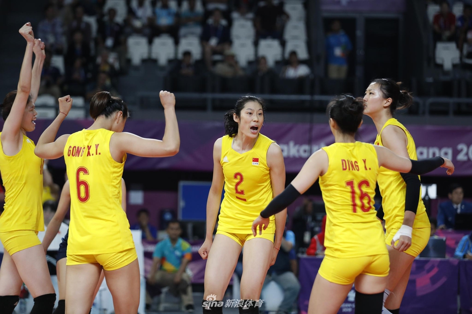 新浪直击亚运女排半决赛中国3-0日本