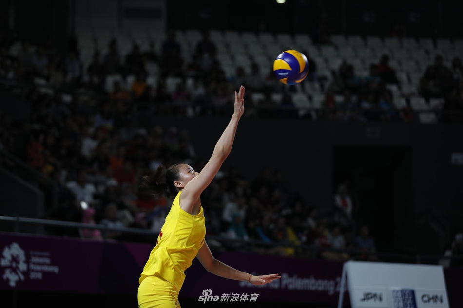 新浪直击亚运女排半决赛中国3-0日本