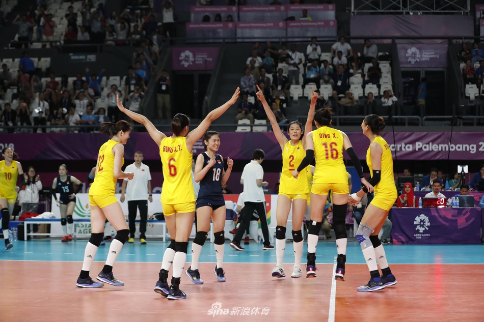 新浪直击亚运女排半决赛中国3-0日本