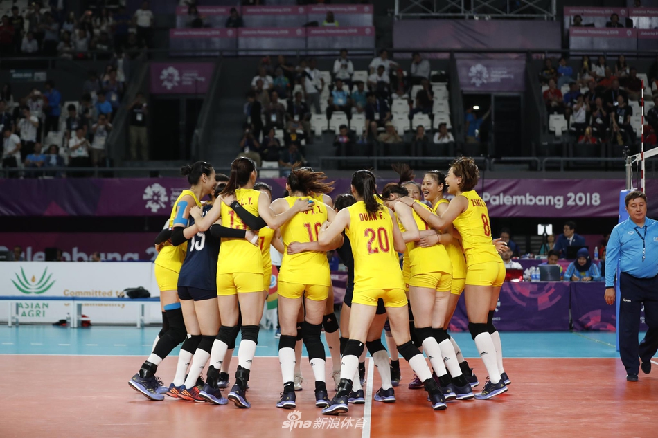 新浪直击亚运女排半决赛中国3-0日本