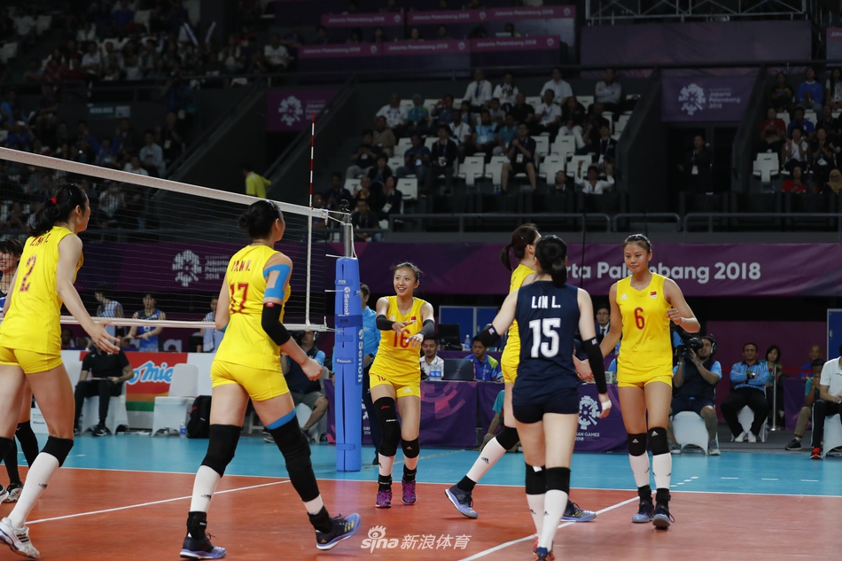 新浪直击亚运女排半决赛中国3-0日本