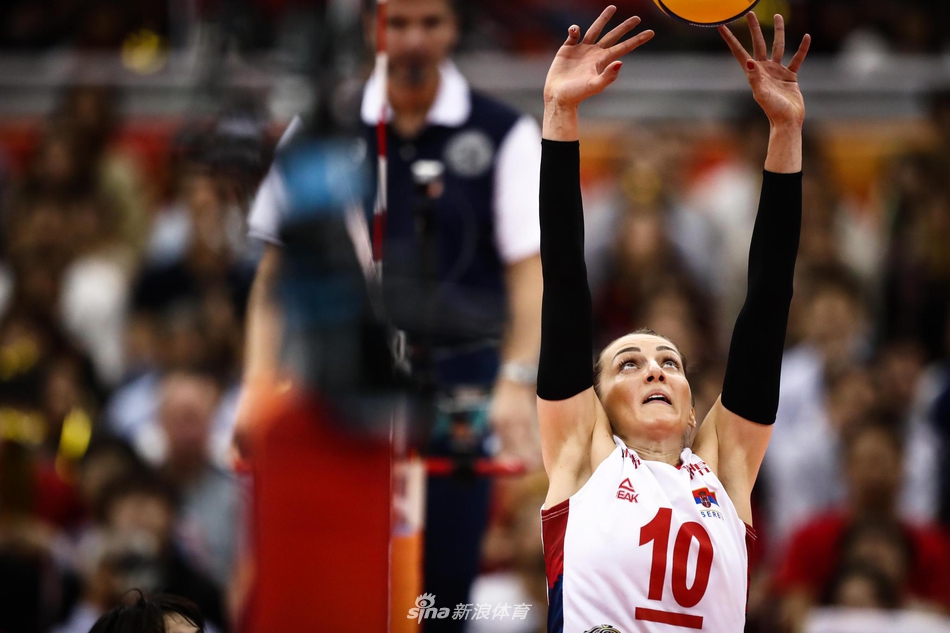 女排世锦赛六强战塞尔维亚3-0日本
