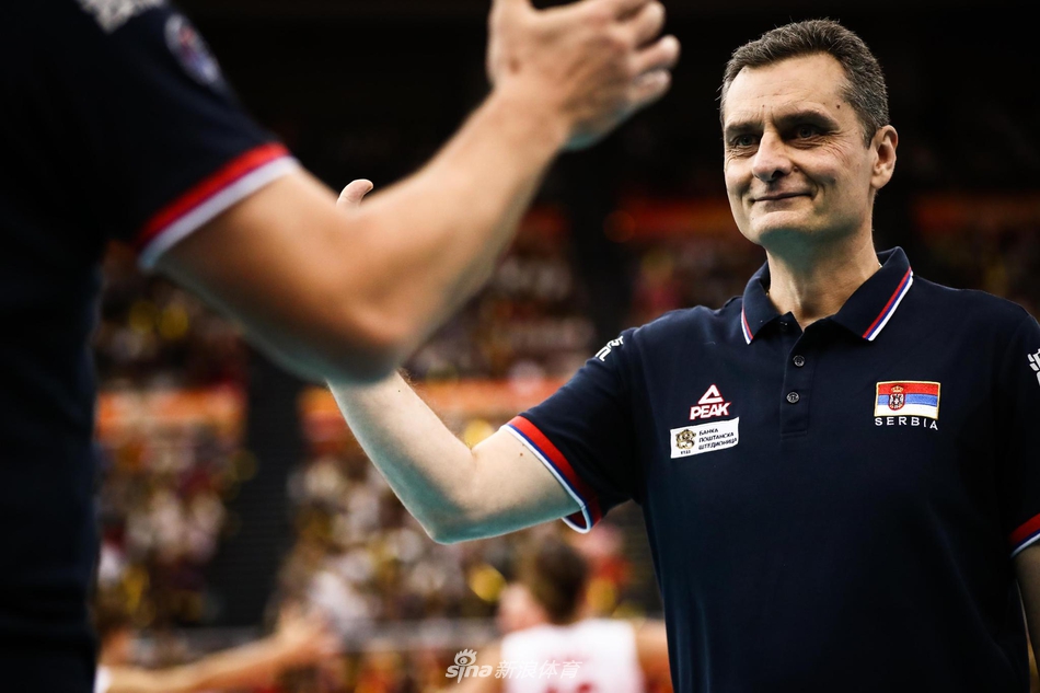 女排世锦赛六强战塞尔维亚3-0日本