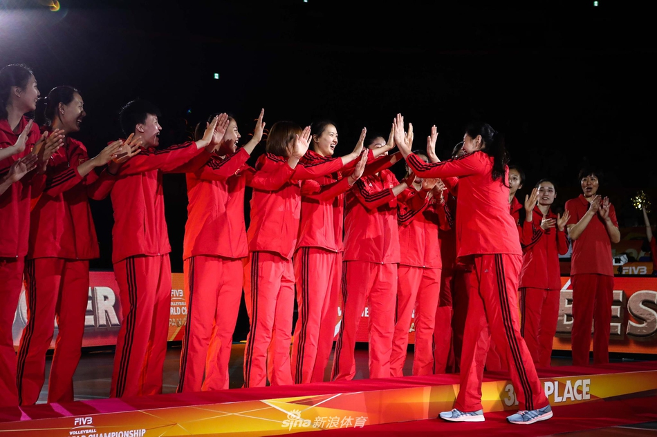 2018年女排世锦赛最佳阵容颁奖