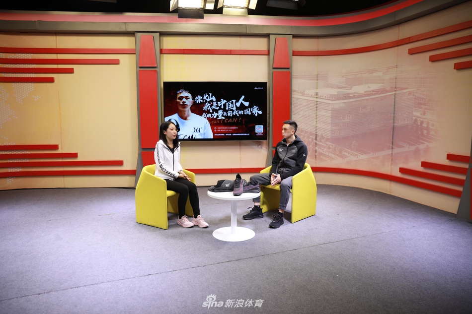 新科世界拳王徐灿做客新浪体育