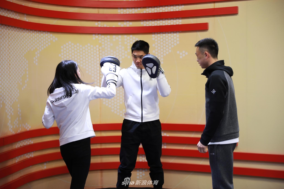 新科世界拳王徐灿做客新浪体育