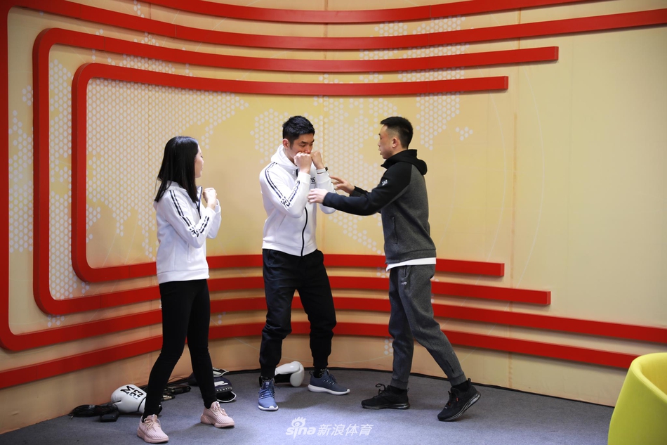 新科世界拳王徐灿做客新浪体育