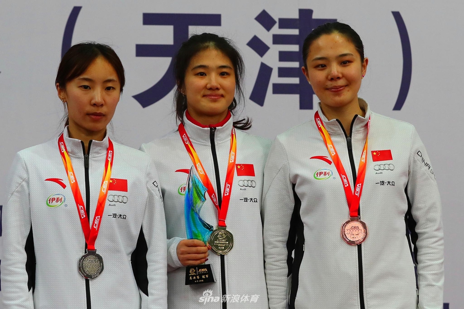 中国杯短道速滑精英赛精彩瞬间