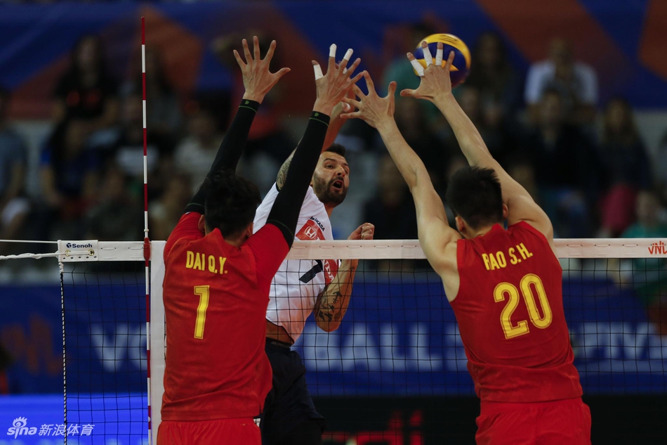 世联中国男排0-3不敌葡萄牙