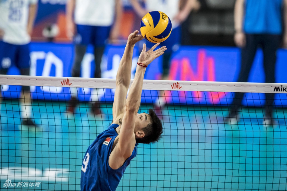 11连败！世联中国男排0-3俄罗斯