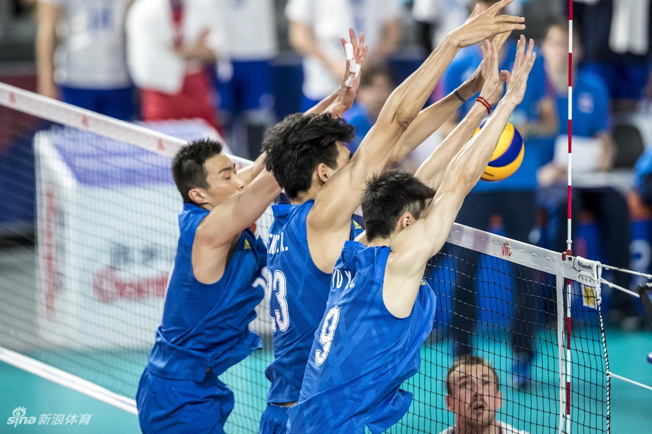 11连败！世联中国男排0-3俄罗斯