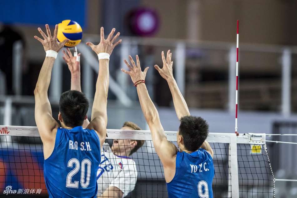 11连败！世联中国男排0-3俄罗斯