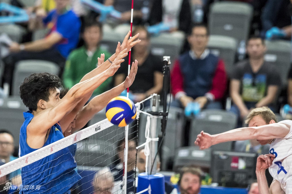 11连败！世联中国男排0-3俄罗斯