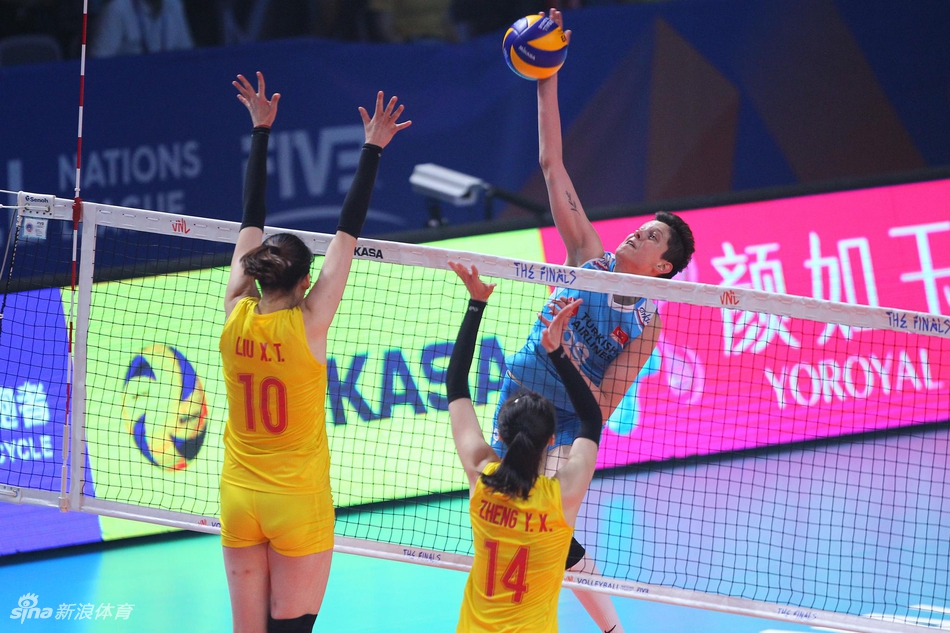 世联中国女排3-1土耳其摘铜牌