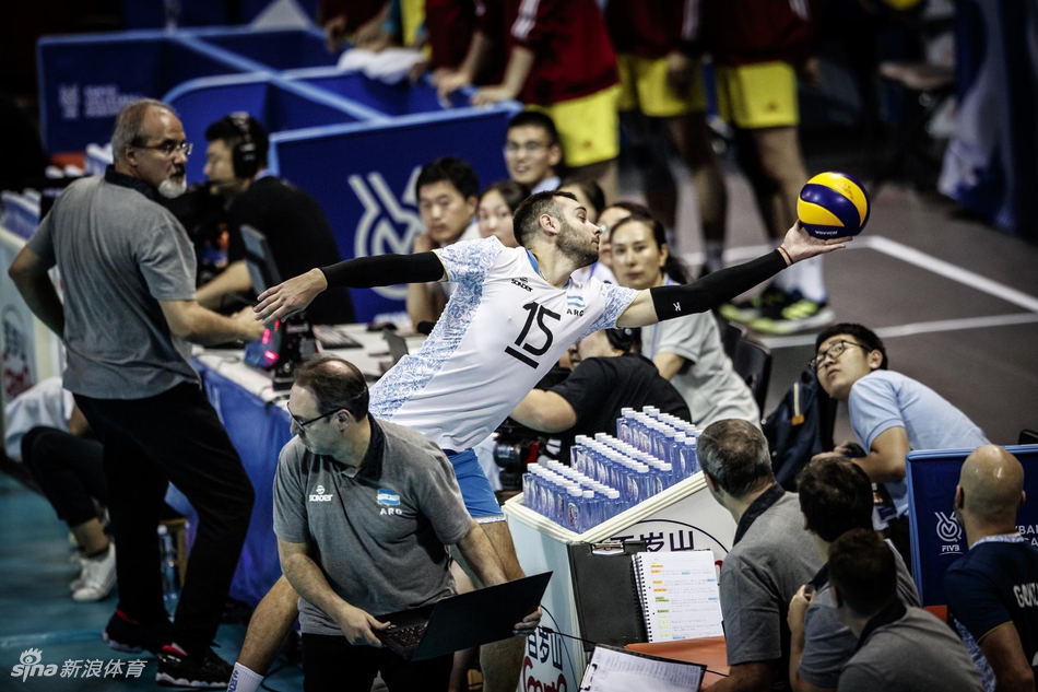 奥运资格赛中国男排2-3阿根廷