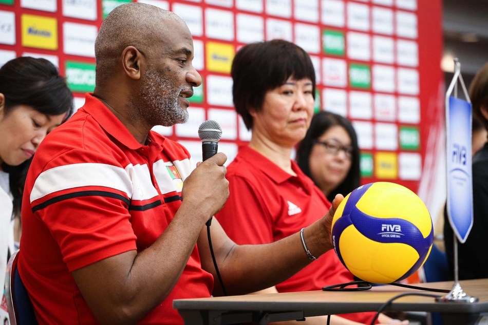 郎平出席女排世界杯赛前发布会