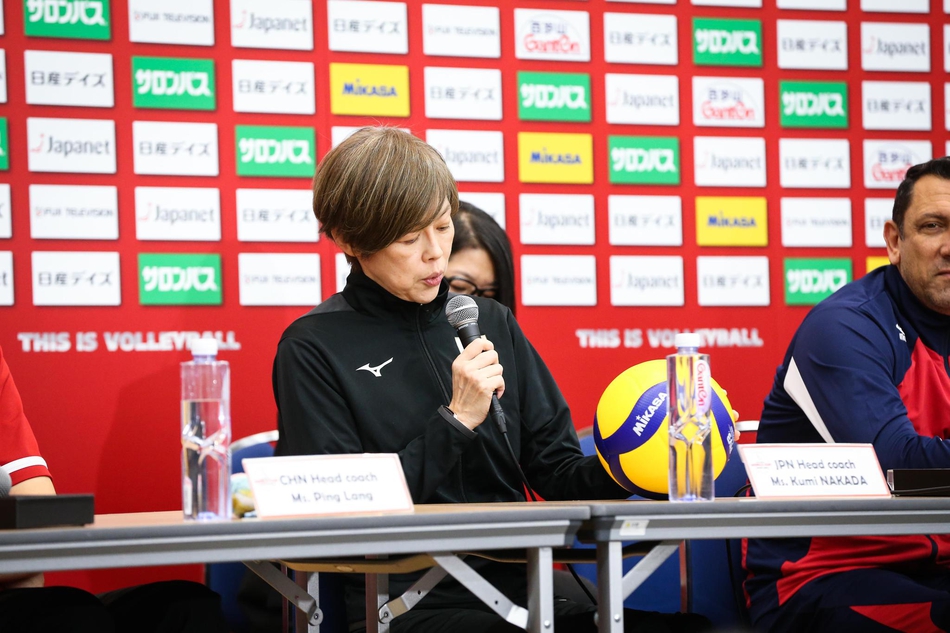 郎平出席女排世界杯赛前发布会