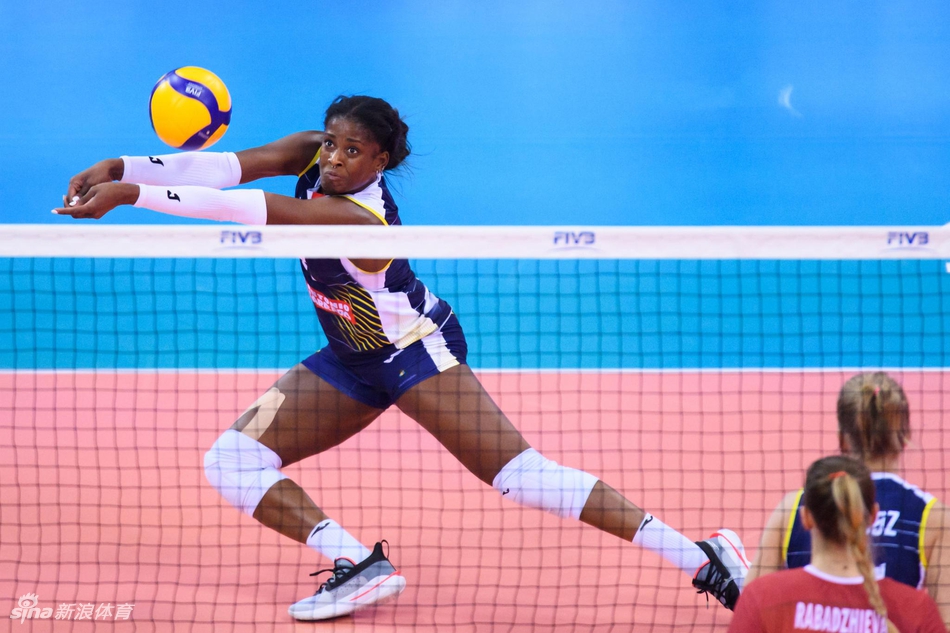 女排世俱杯广东恒大0-3科内