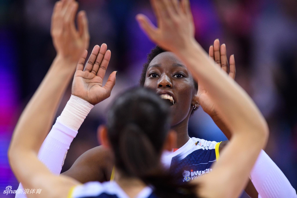 女排世俱杯广东恒大0-3科内