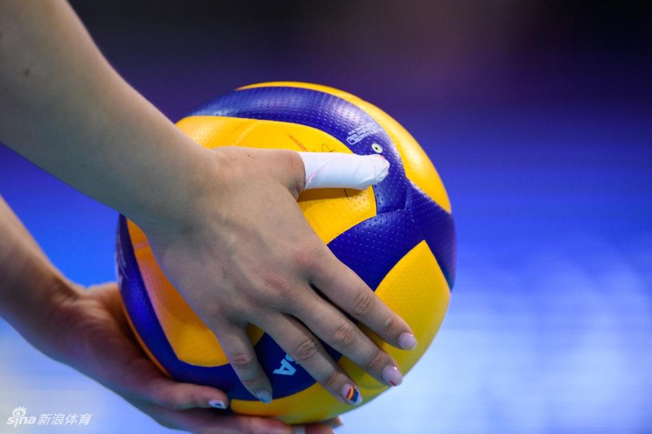 女排世俱杯广东恒大0-3科内