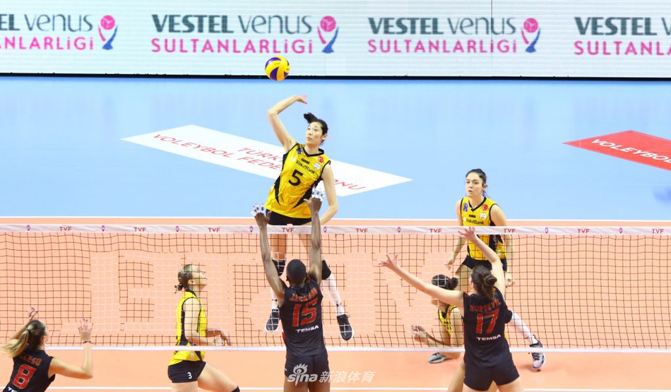 朱婷17分瓦基弗双杀加拉塔萨雷