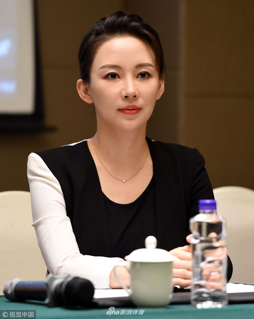 颜值在线！潘晓婷出席中国九球公开赛