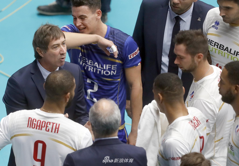 男排世锦赛中国队0-3不敌法国