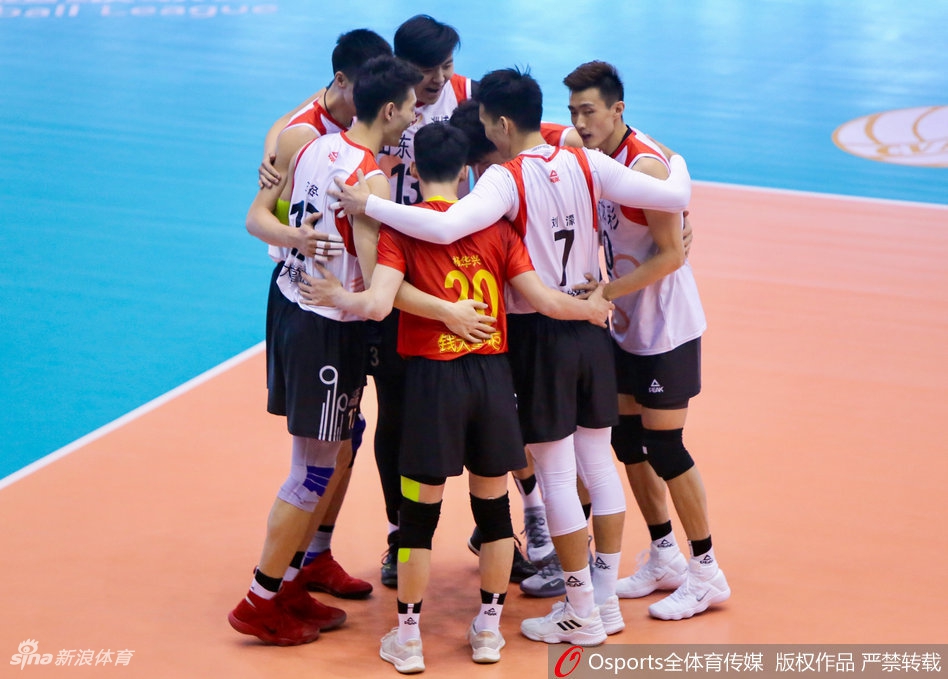 排超八强战山东男排1-3八一男排