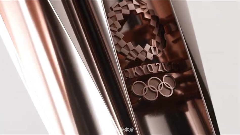 东京奥运“樱花金”火炬惊艳亮相