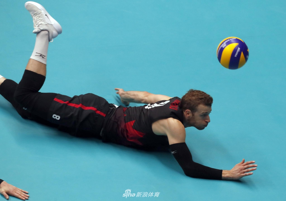 世锦赛中国男排1-3加拿大