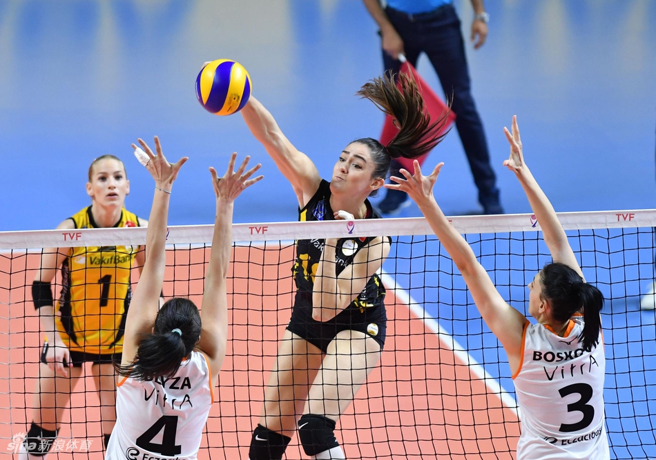 新华社聚焦朱婷率瓦基弗冲冠