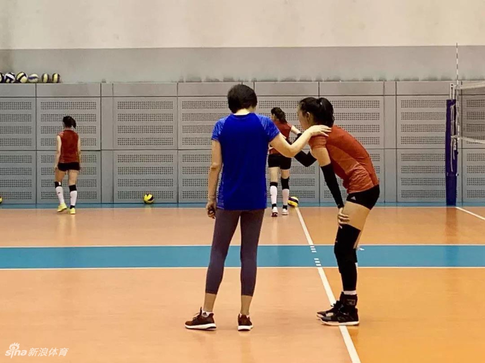 “朱袁张”聚集中国女排开练