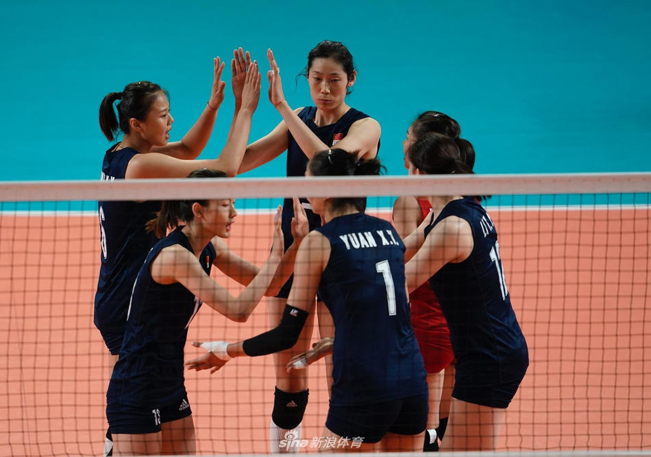 新浪体育直击中国女排完胜印度 小组头名出线