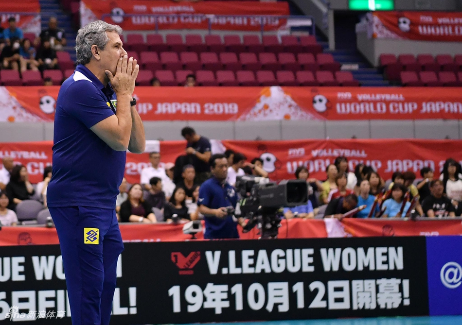 世界杯巴西女排3-2塞尔维亚