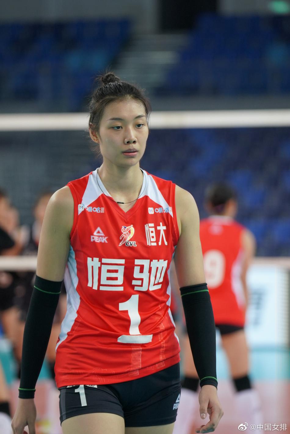 全锦赛广东女排浪费3赛点不敌浙江