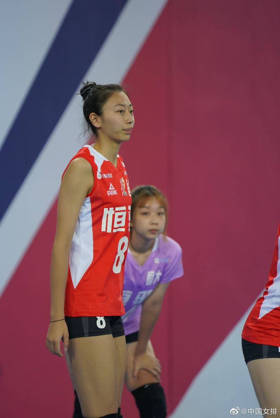 全锦赛广东女排浪费3赛点不敌浙江