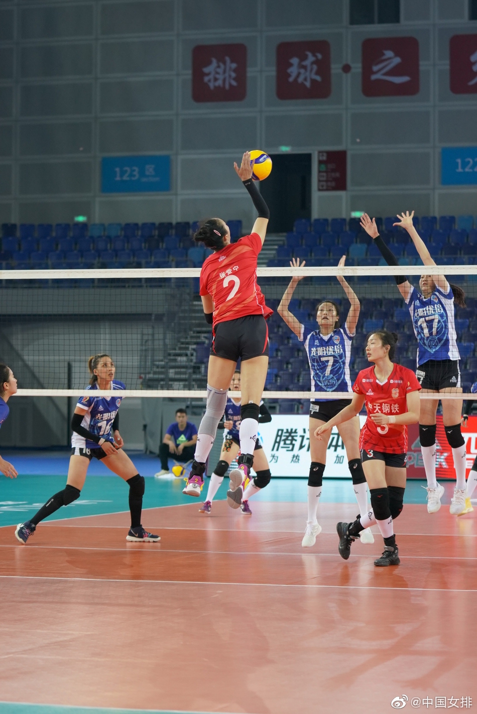 全锦赛江苏女排3-1力克宿敌上海