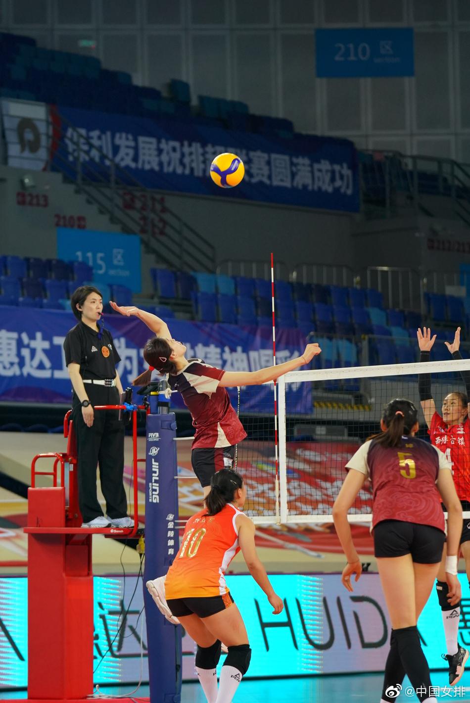 排超天津女排3：0浙江女排