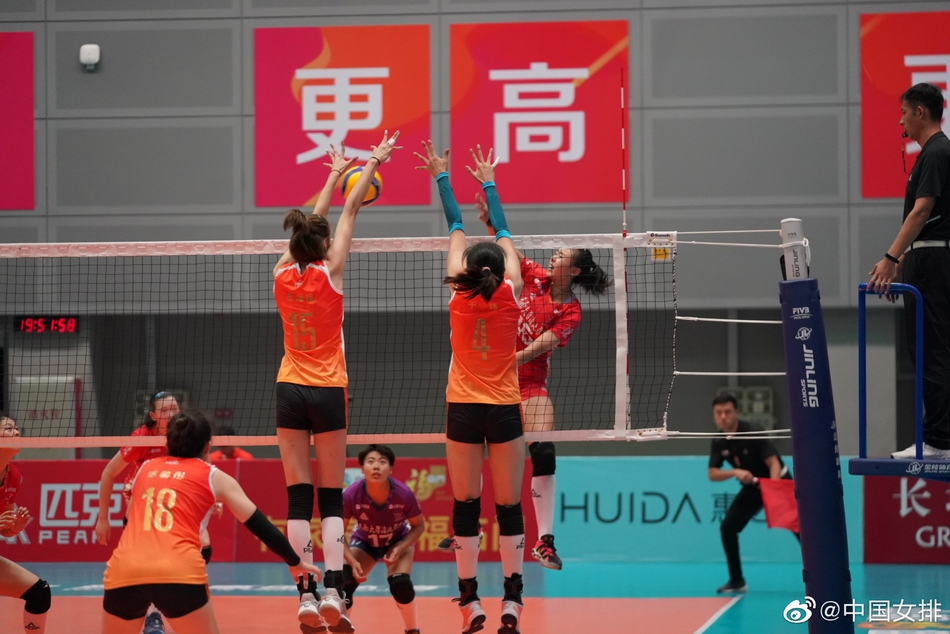 全锦赛天津女排3-0战胜云南