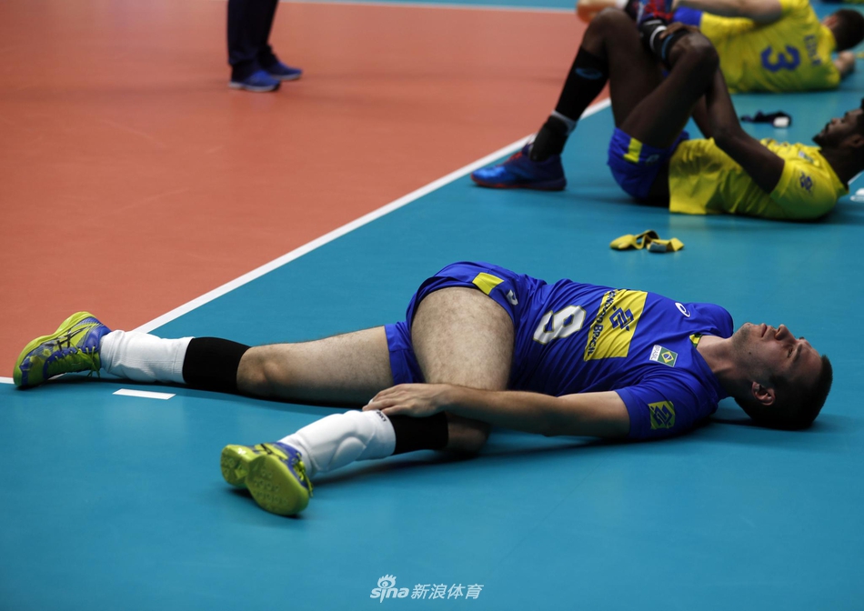 世锦赛中国男排0-3不敌巴西
