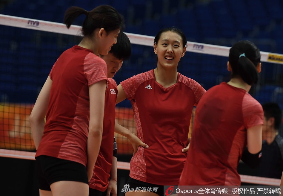 女排世锦赛半决赛中国队适应场地