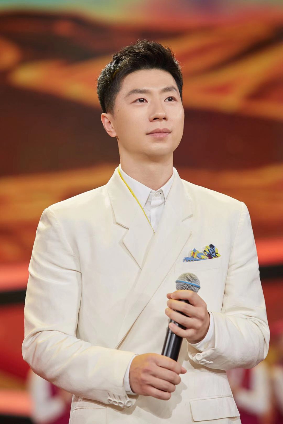 国乒队长马龙献唱央视国庆晚会