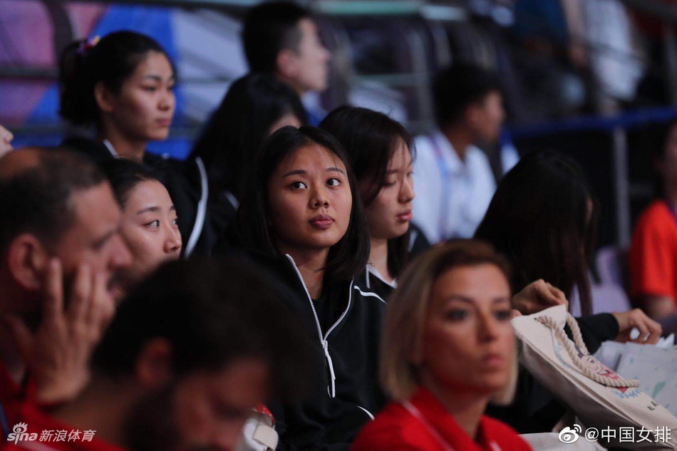中国女排观战世联决赛意土大战