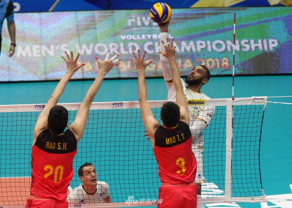 男排世锦赛中国队0-3不敌法国