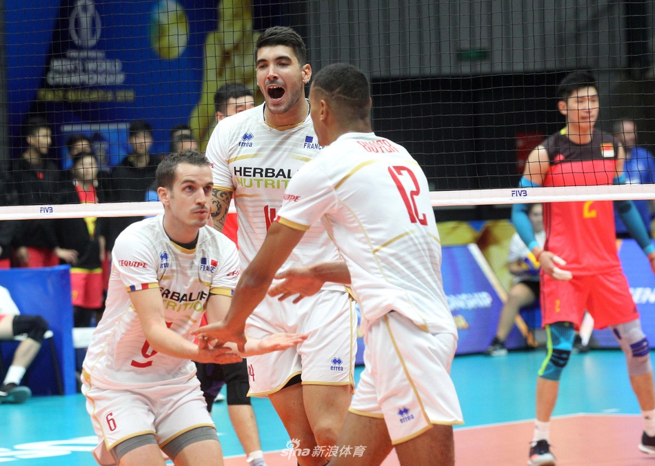 男排世锦赛中国队0-3不敌法国