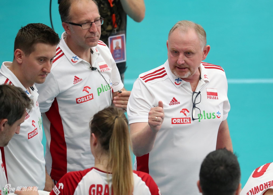 世联塞尔维亚女排3-0波兰