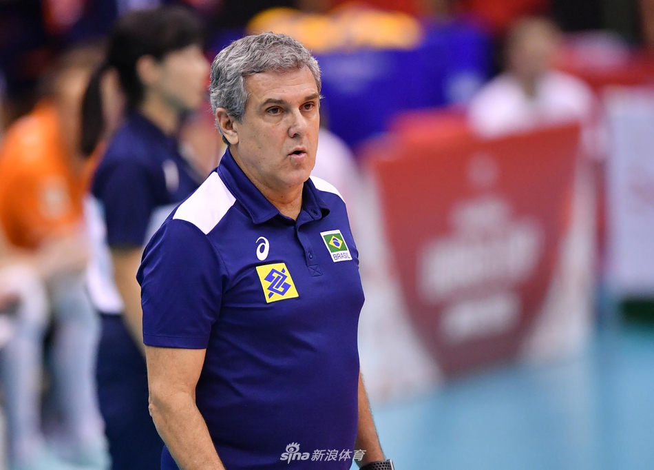 世界杯荷兰女排3-0完胜巴西