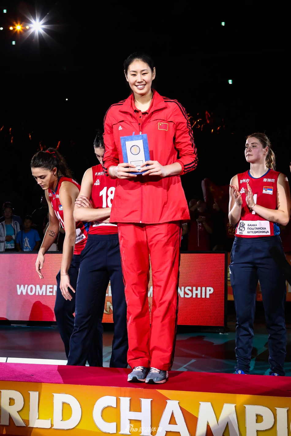 2018年女排世锦赛最佳阵容颁奖