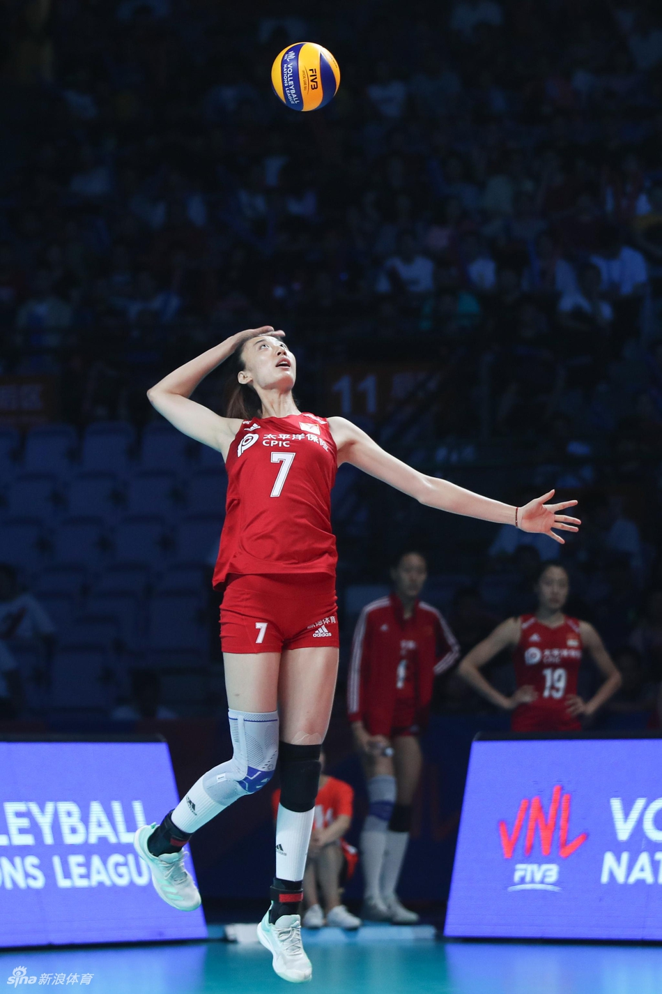 世联中国女排1-3美国无缘决赛